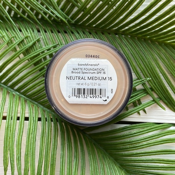 NEW BareMinerals Matte Mineral Foundation - Picture 8 of 13